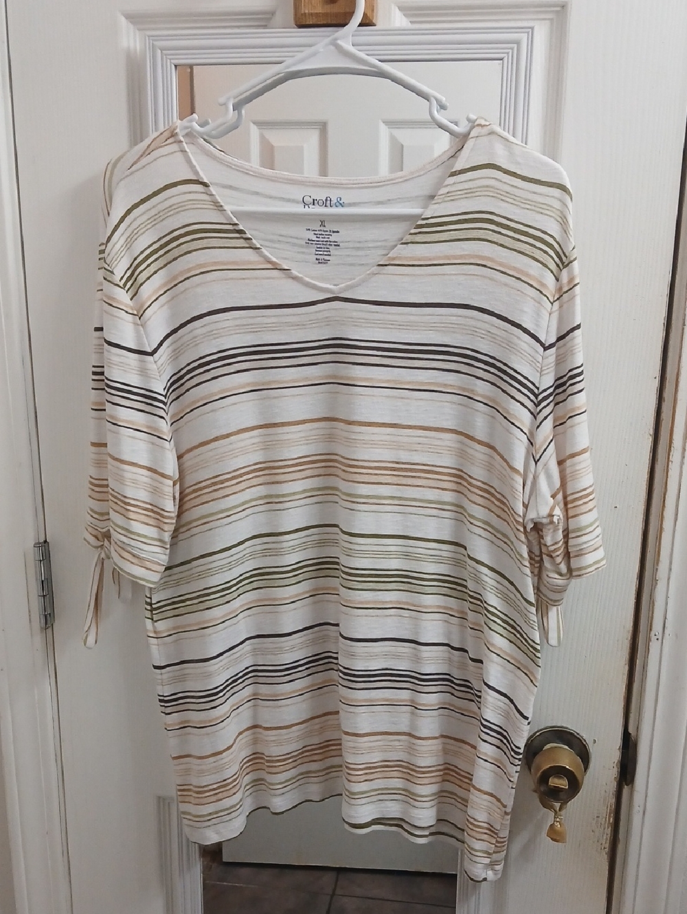 croft & barrow Cream Short-Sleeve V-Neck Top with Stripes Size Xl